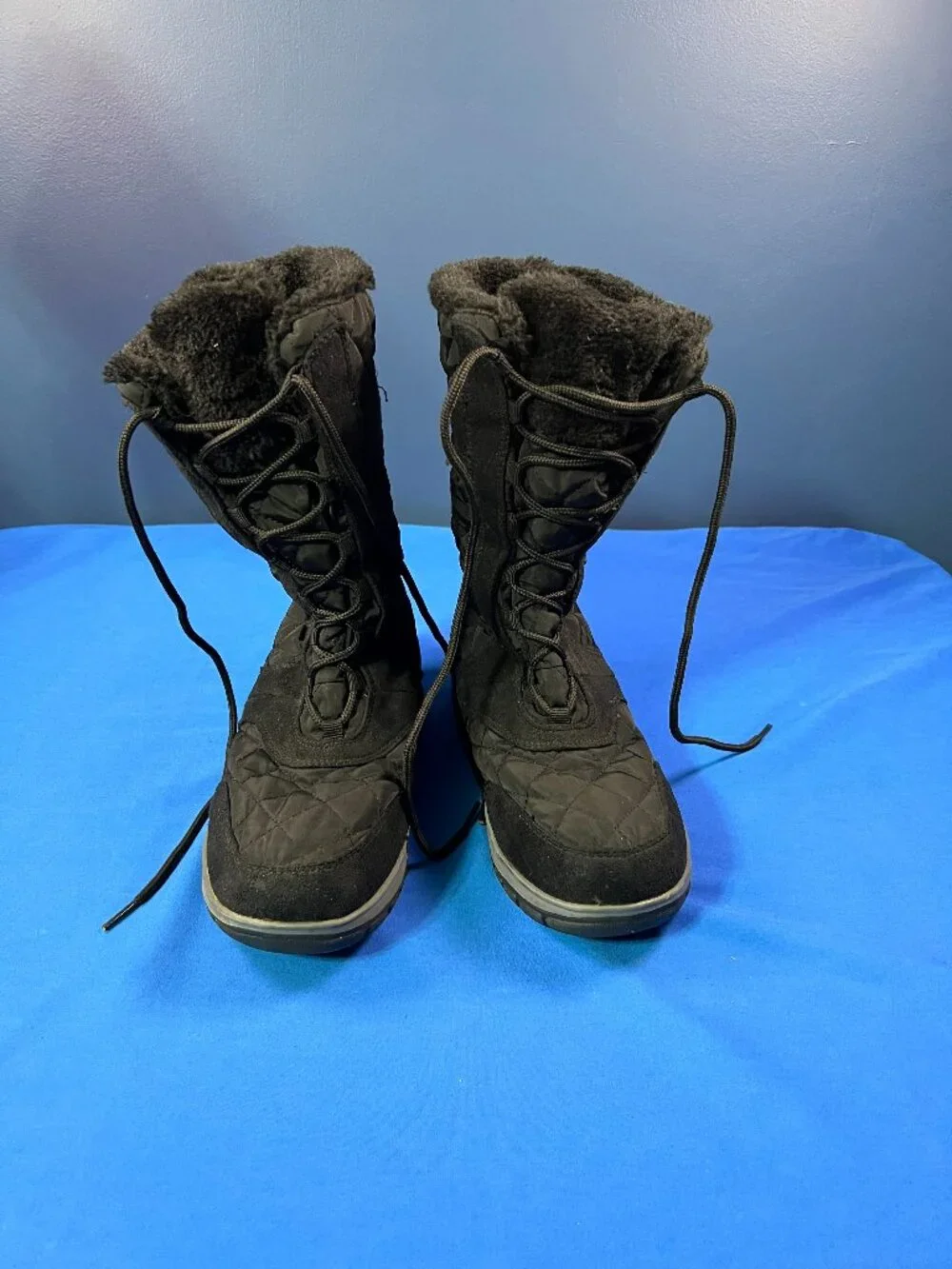 Share Itasca Women’s Snow Boots Size 9